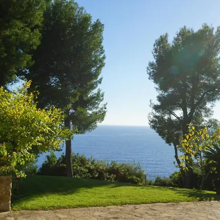 Grande Familiale Vue Avec Piscine - Domaine Prive A St Cyr Sur