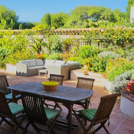 Grande Familiale Vue Avec Piscine - Domaine Prive A St Cyr Sur *