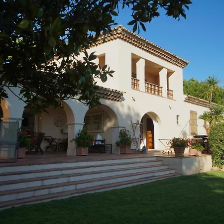 Grande Familiale Vue Avec Piscine - Domaine Prive A St Cyr Sur *