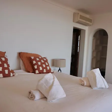 Grande Familiale Vue Avec Piscine - Domaine Prive A St Cyr Sur Villa *