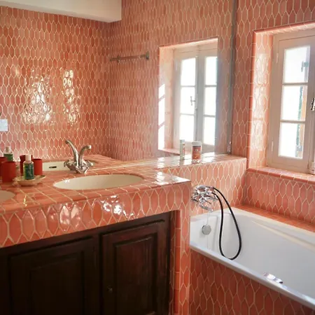 Grande Familiale Vue Avec Piscine - Domaine Prive A St Cyr Sur Villa *