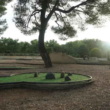 Villa Grande Familiale Vue Avec Piscine - Domaine Prive A St Cyr Sur
