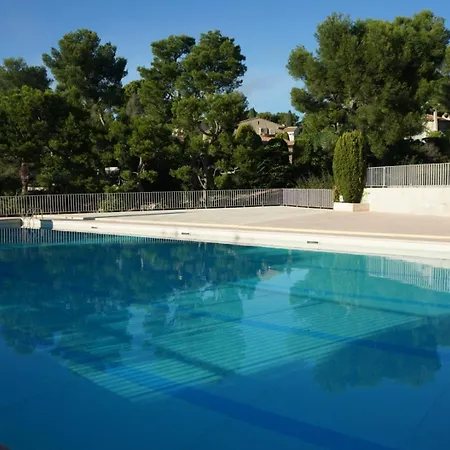 Grande Familiale Vue Avec Piscine - Domaine Prive A St Cyr Sur *
