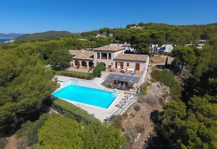 Вилла Grande Familiale Vue Avec Piscine - Domaine Prive A St Cyr Sur