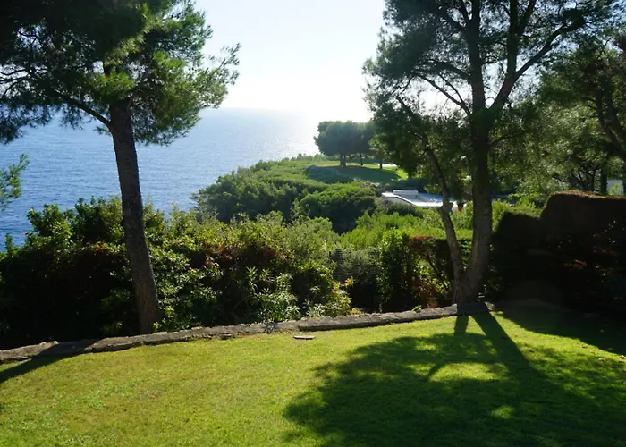 Grande Familiale Vue Avec Piscine - Domaine Prive A St Cyr Sur