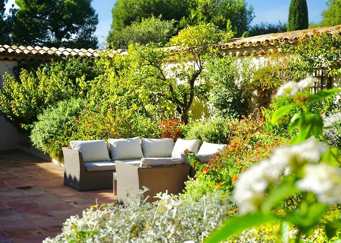 Grande Familiale Vue Avec Piscine - Domaine Prive A St Cyr Sur Вилла Сен-Сир-сюр-Мер