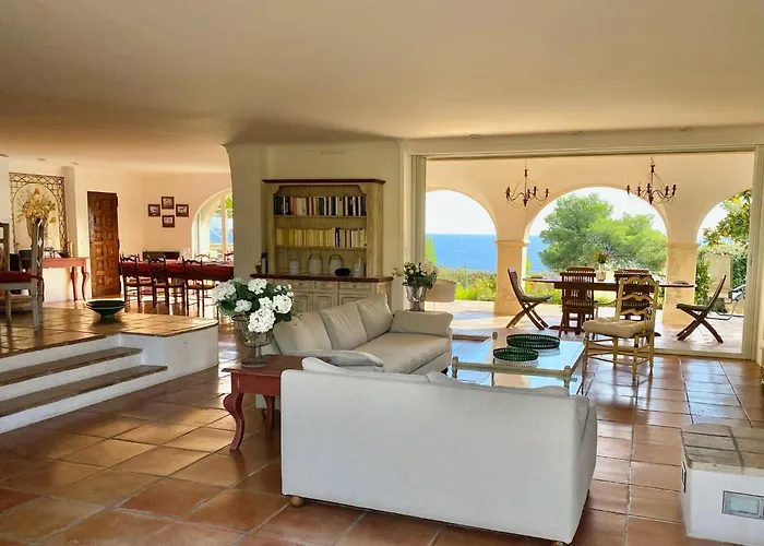 Вилла Grande Familiale Vue Avec Piscine - Domaine Prive A St Cyr Sur Сен-Сир-сюр-Мер