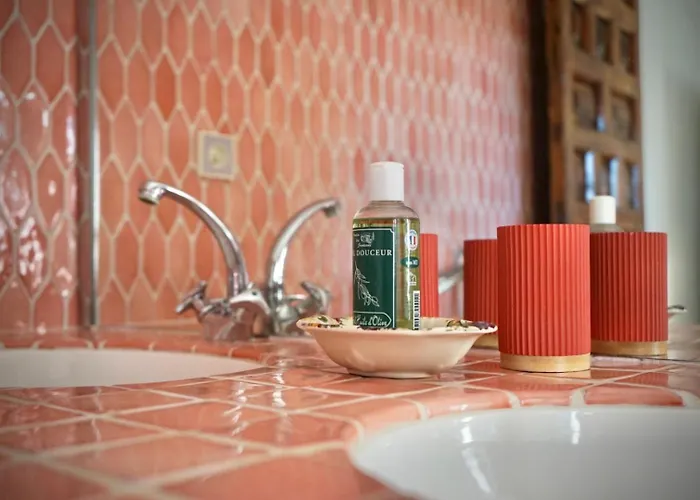 Grande Familiale Vue Avec Piscine - Domaine Prive A St Cyr Sur Вилла Сен-Сир-сюр-Мер